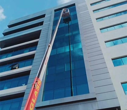 Nettoyage-des-façades-vitrées